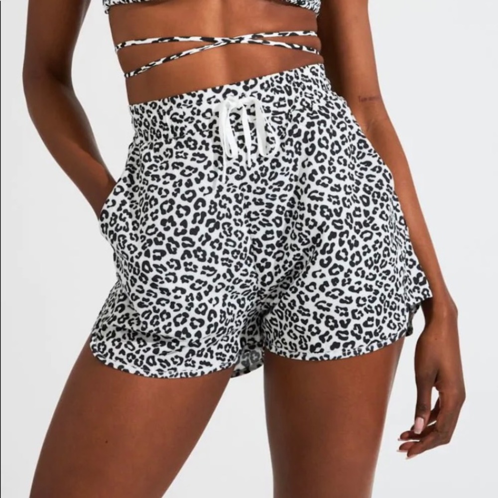 Used buffbunny flo shorts excellent condition